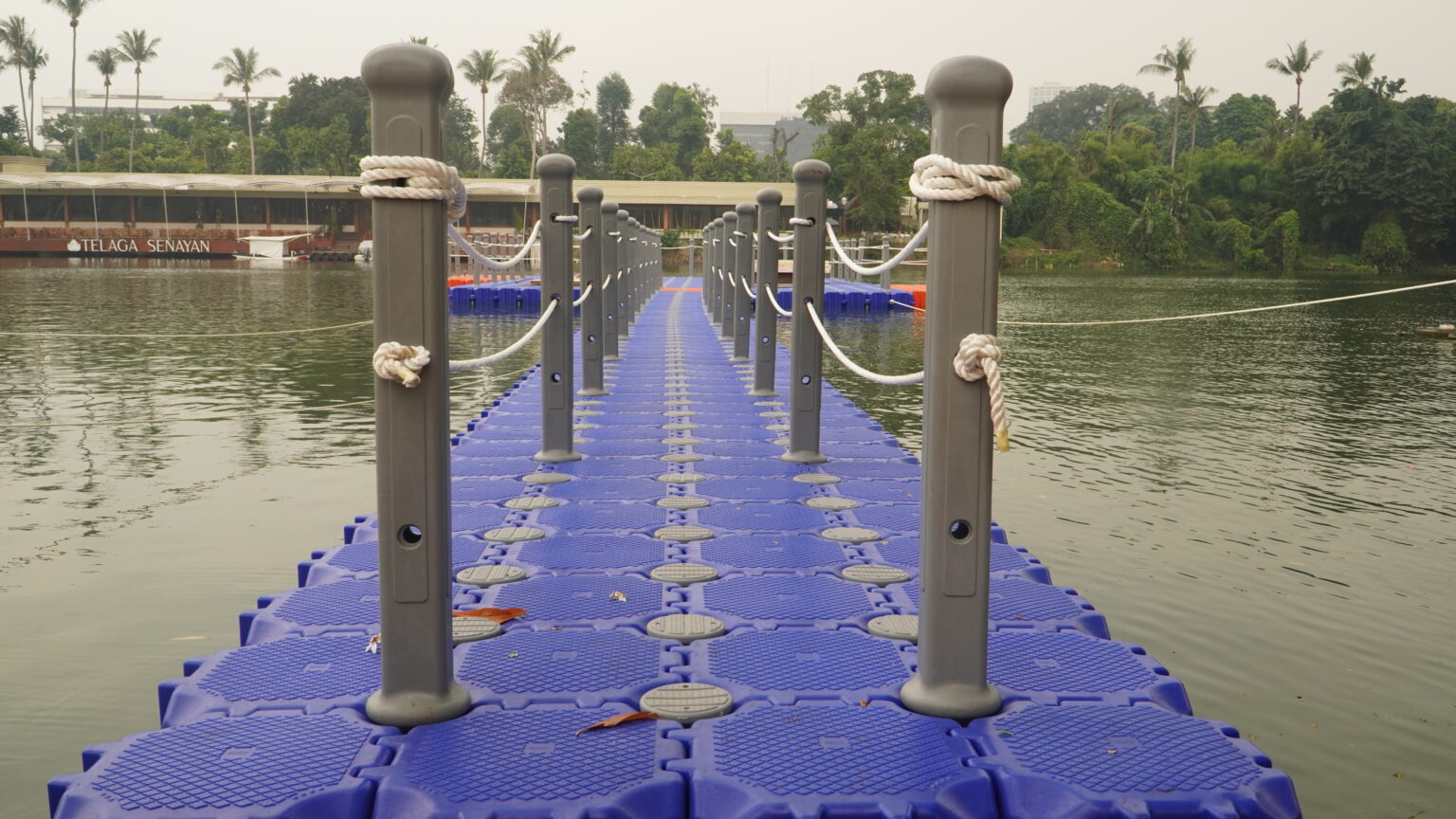 Mengenal Jembatan Apung: Pengertian, Fungsi, dan Material Pembuatan