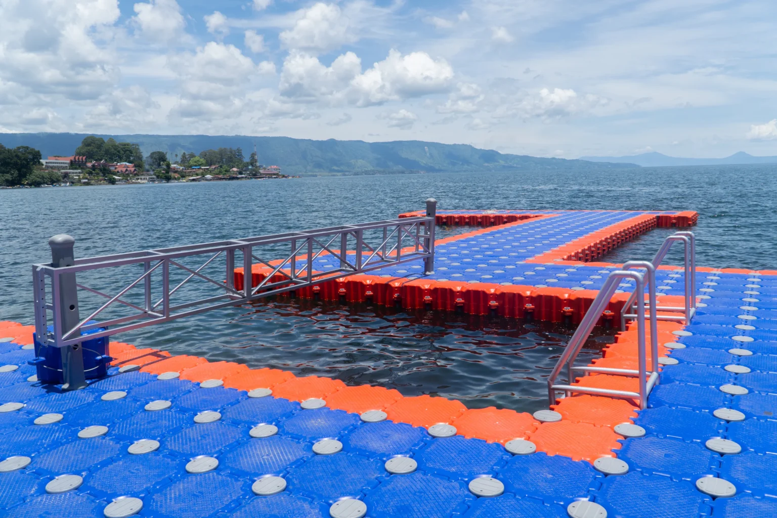Perkembangan, Fungsi, dan Kegunaan Dermaga Modular Apung di Indonesia
