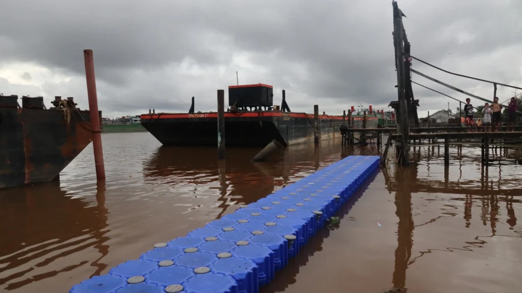 Jembatan Apung Fleksibel
