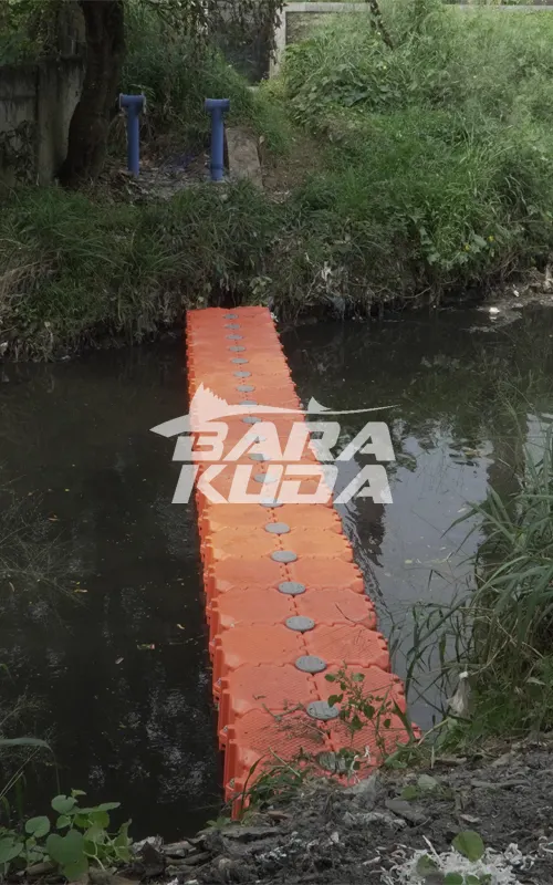trash barrier kubus apung barakuda