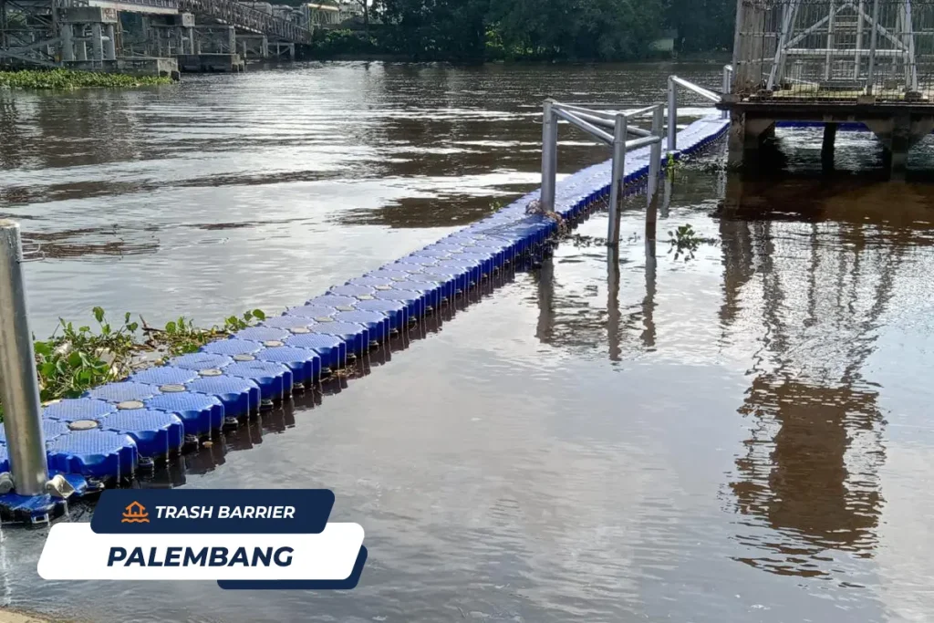 Trash Barrier Kubus Apung Barakuda