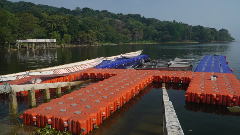 Penggunaan Dermaga Apung dalam Wisata Bahari