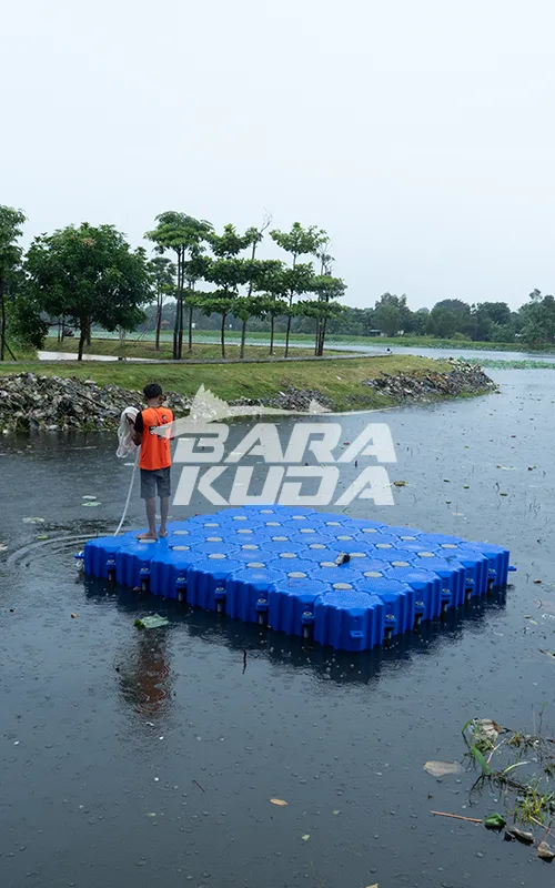 perahu sampang kubus apung barakuda