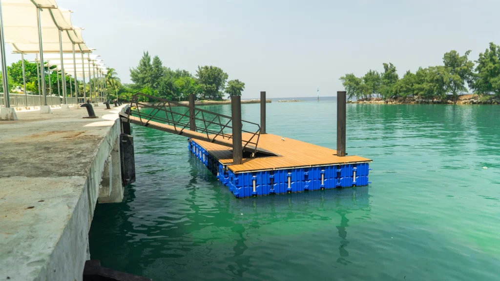 Fasilitas Dermaga Apung dalam Wisata Bahari