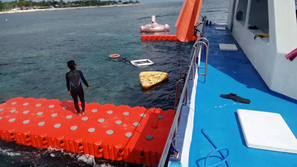 Fasilitas Dermaga Apung dalam Wisata Bahari