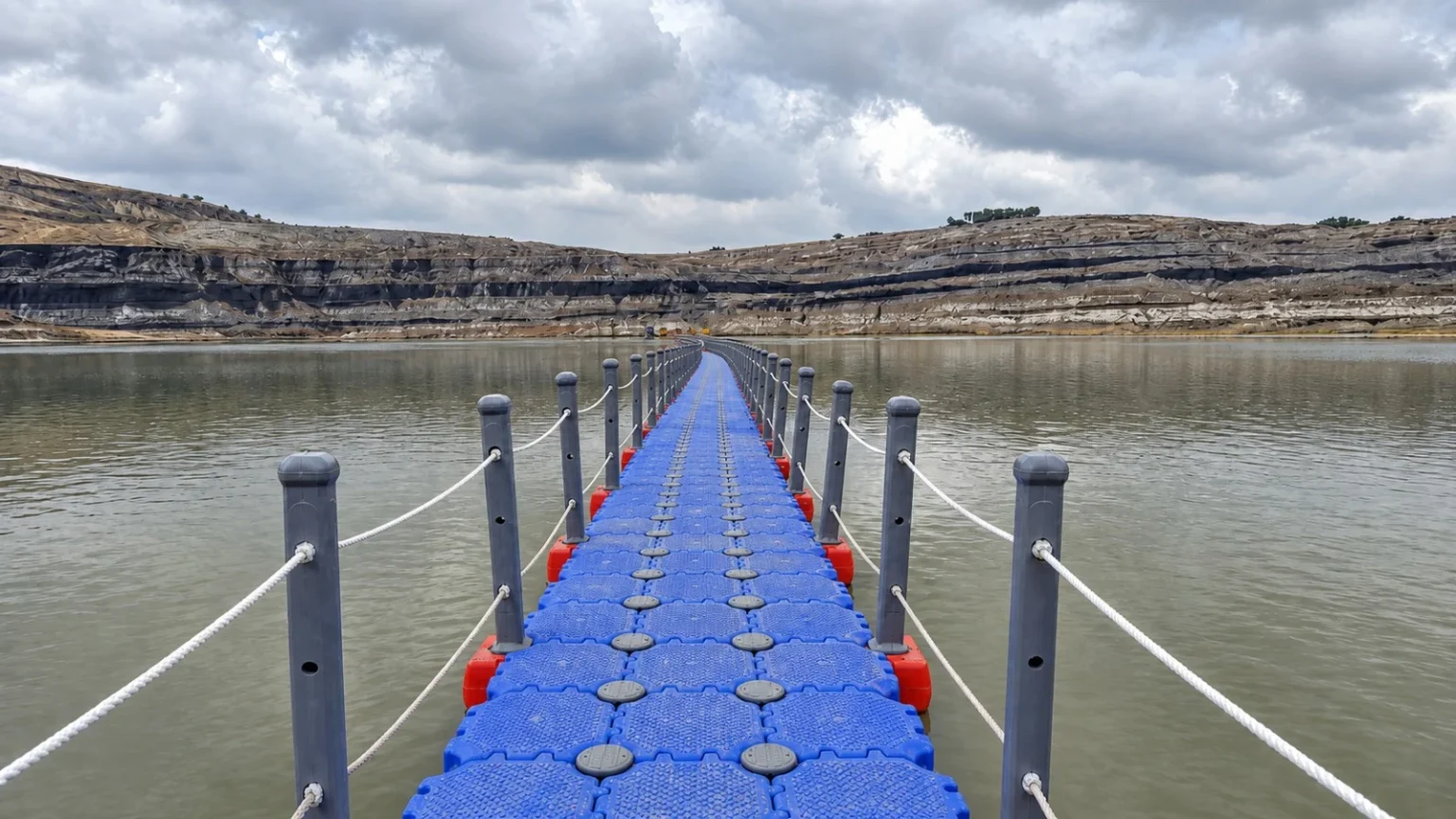 Jembatan Apung Barakuda, Solusi Alternatif yang Cepat dan Efisien